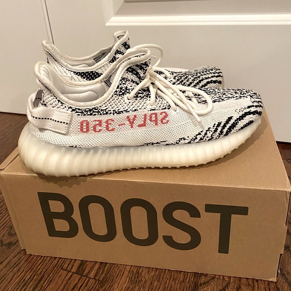 Adidas Men’s Yeezy Boost 350 V2 black/white/red size 8.5 AMAZING CONDITION 🔥 - Picture 3 of 7